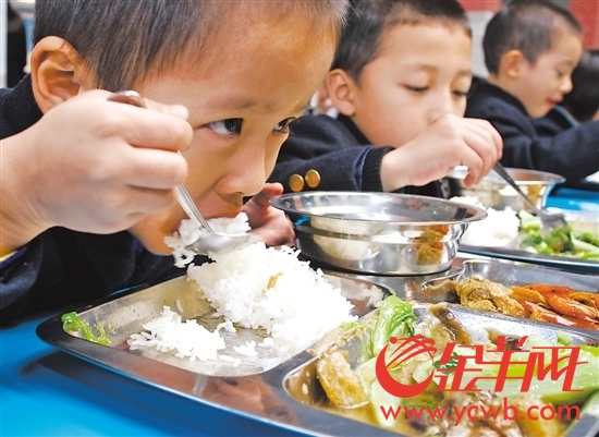 东莞东城智慧监测食品安全隐患 保障孩子舌尖上的安全